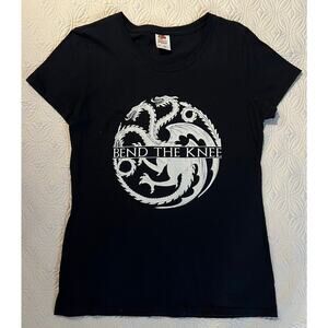 Game of Thrones themed T-shirt. Bend the knee. Black cotton Size med￼￼